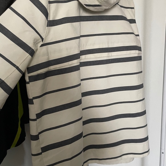 Women’s rain coat - Picture 2 of 3